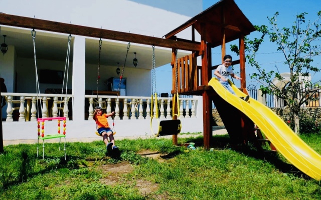 Baza Mango Guest House