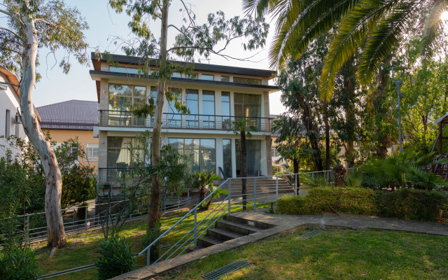 Dom S Basseynom Private house