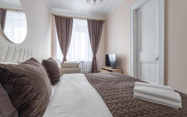 Apartments Uluchshennye S Balkonom I Gostinoy