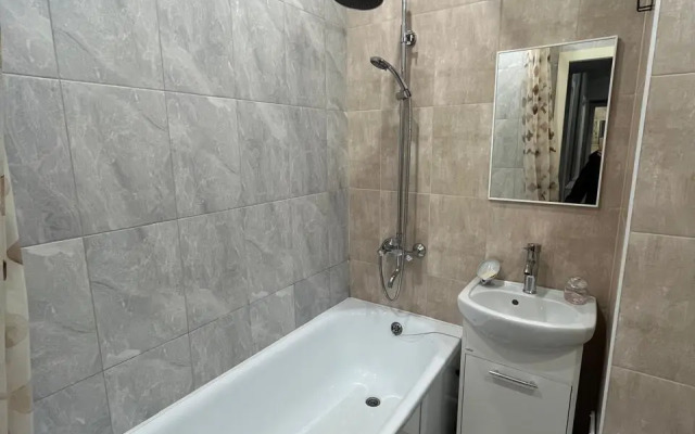 Квартира Уютная Однокомнатная в Сдepжанных Тонах