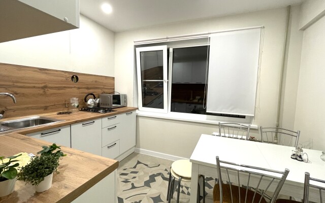 Tsvet Morya Ulitsa Roz 2-Komnatnaya Flat