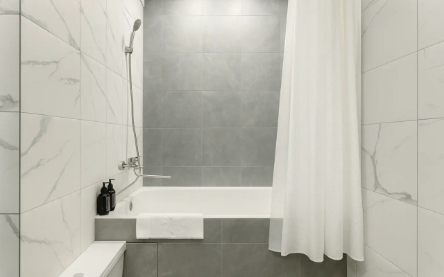 Na Glavnoy Naberezhnoy Goroda Flat