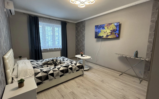 Uyutnaya kvartira v novom dome Flat