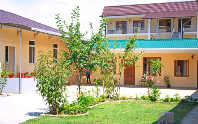 Amina Beach Guest House