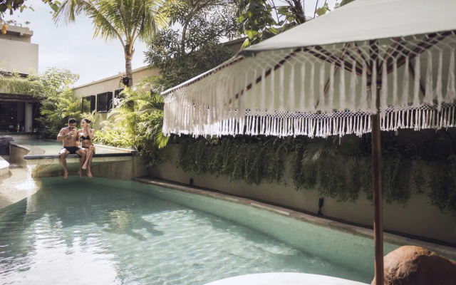 Курортный отель Sini Vie Resort & Spa Seminyak by Ini Vie Hospitality