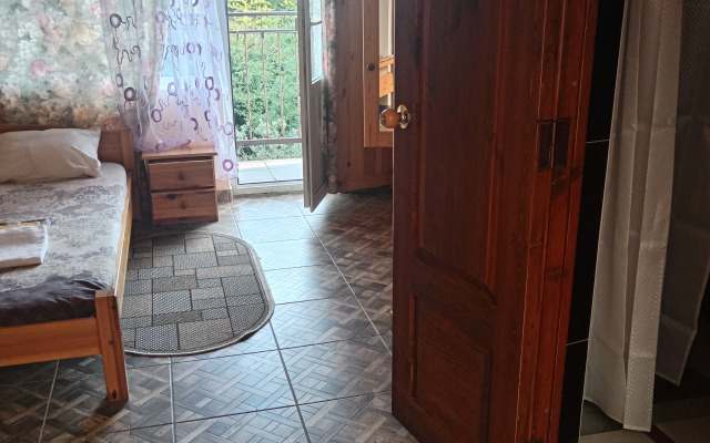 Oazis Na Molodezhnoj Guesthouse