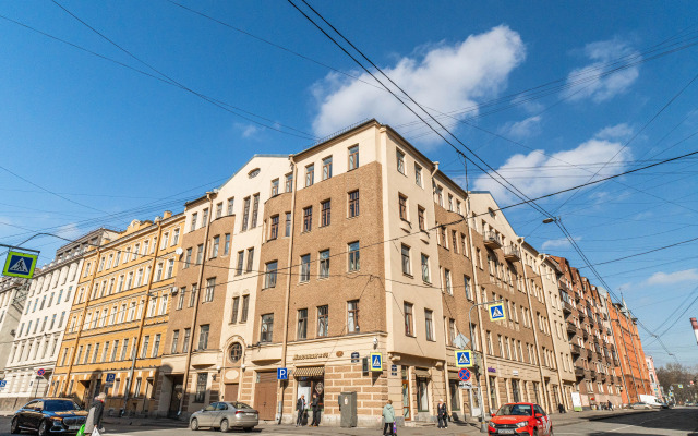 Апартаменты Six