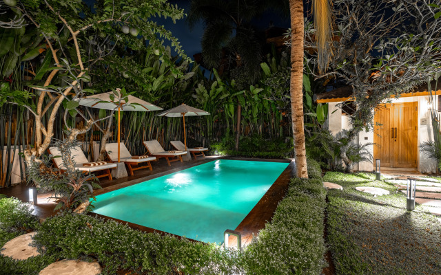 Hijau by EVDEkimi – Charming 2BR Escape with Pool, Outdoor Lounge, Lush Garden – Long Stay Extras Villa