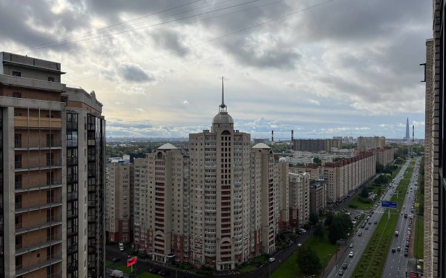 Dve Podushki Spb U Metro S Vidom Na Lakhta Tsentr Apartments