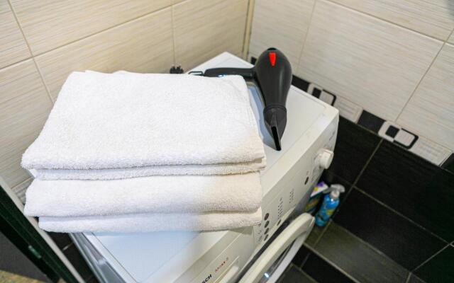 Апартаменты однокомнатные (97) Серебровская 91