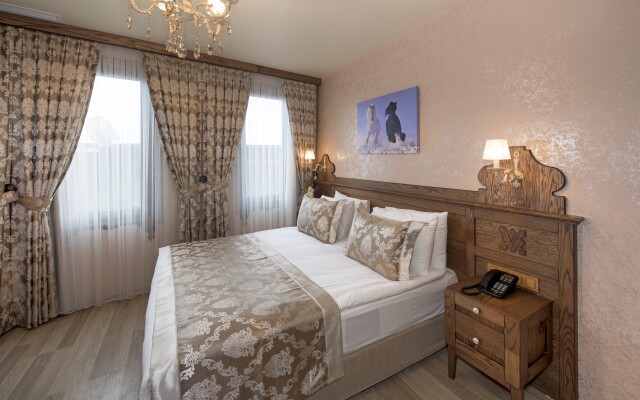 Perapolis Hotel