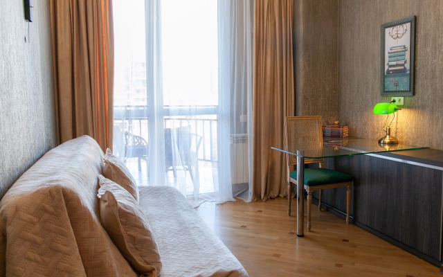 V Tsentre Goroda vozle Mziuri Parka Apartments