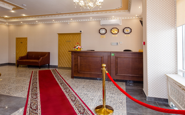 Отель Версаль