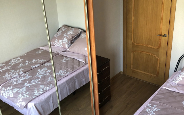 S 2-Mya Izolirovannymi Komnatami V Sankt-Peterburge Flat