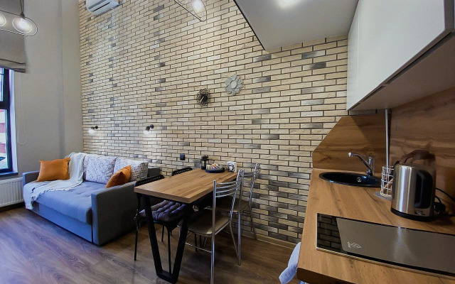 Квартира Green FOX из двух уровней с панорамными окнами