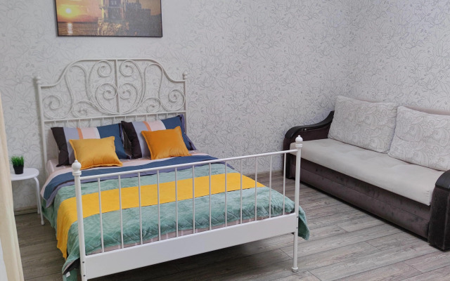 U Tsentra Semyi Kazan Flat