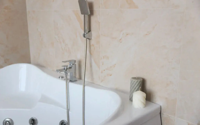 2 Апартаменты с джакузи на ул Степана Разина (32/3)