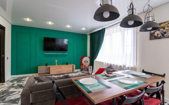 S panoramnym vidom na gorod Apartments