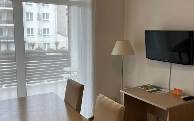 Parusnaya 21 Apartment 1