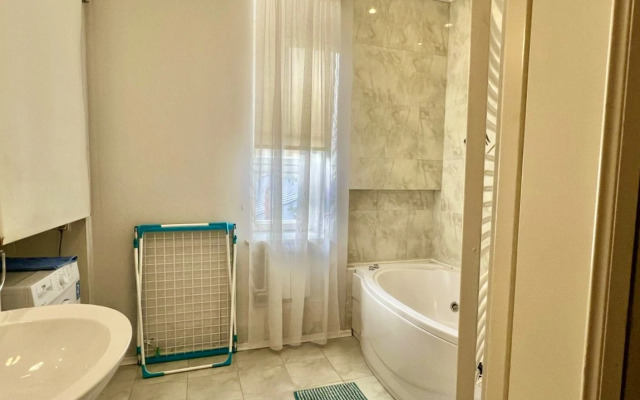 Апартаменты на Большой Конюшенной 3