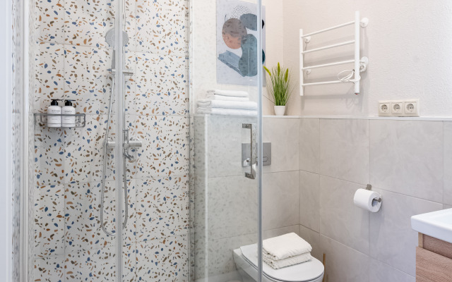 Квартира Яркая студия рядом с Невским Проспектом