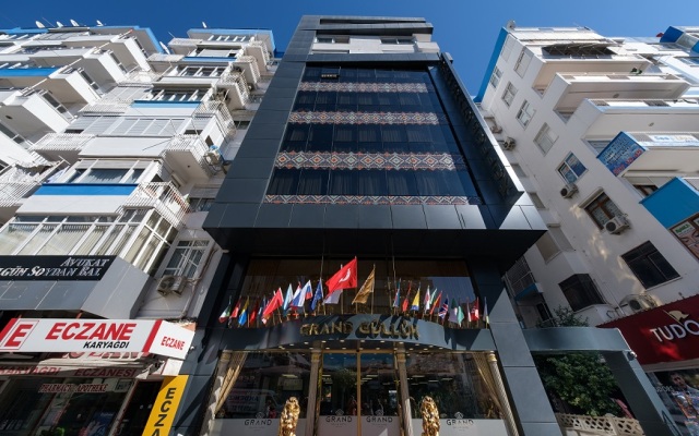 Grand Güllük Hotel