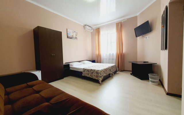 Zolotoy Shmel Guest House