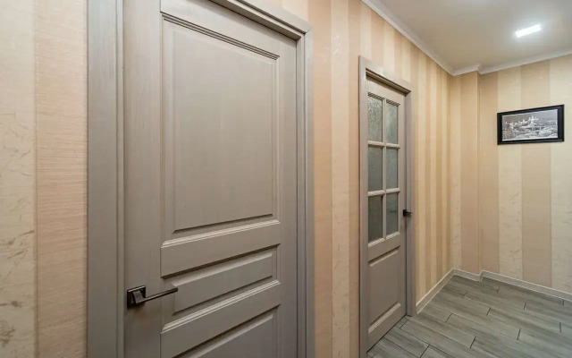 Na Ulitse Zhukova 17b Apartments
