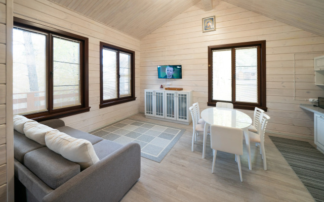 Отель Дом у реки Алтын-Ай