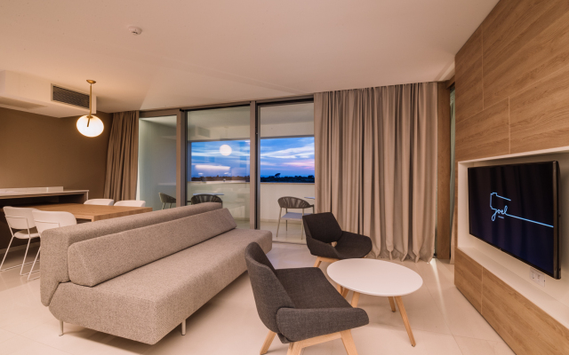 Joel Hotel