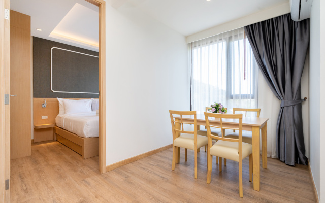 Aristo Beach Resort condo by Roominger Hotel