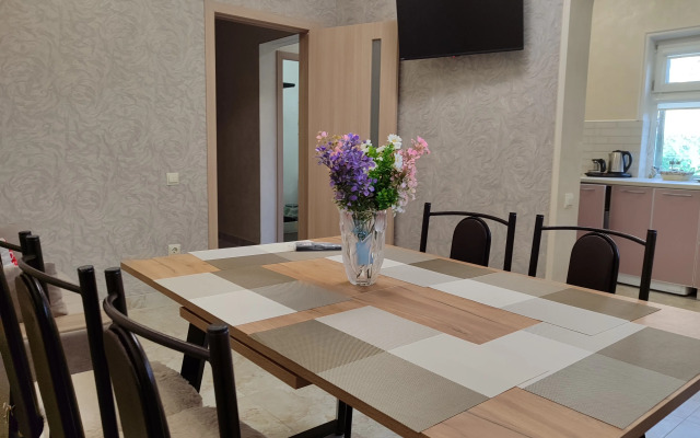 Na Podkumskoy Ulitse 11 Private House