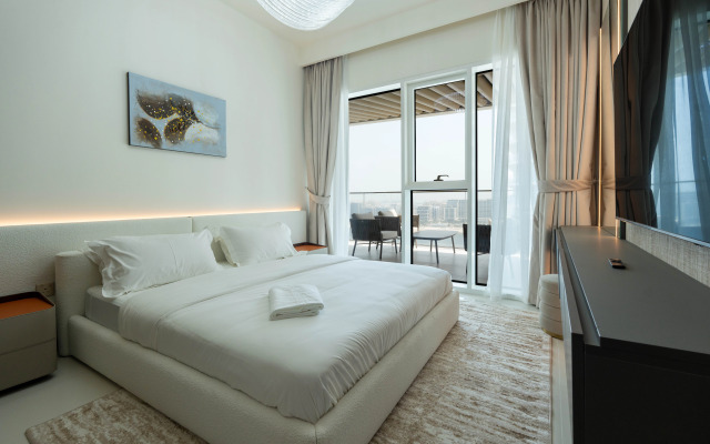 Keyrock Palm-View Luxury Stay in Grand Bleu Apartments