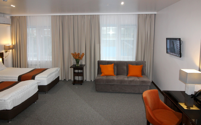 Standard Accessible Twin room (sofa and twin beds) (handicap accessible) — фото 4