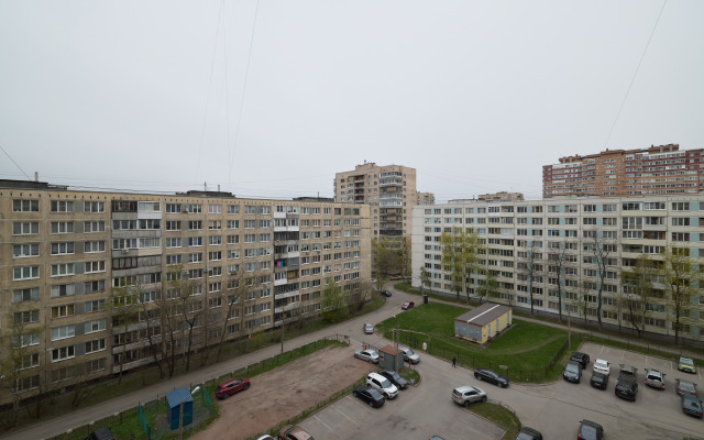 Yevrodvukhkomnatnaya Na 5 Gostey Modernaflats Sofiyskaya Flat