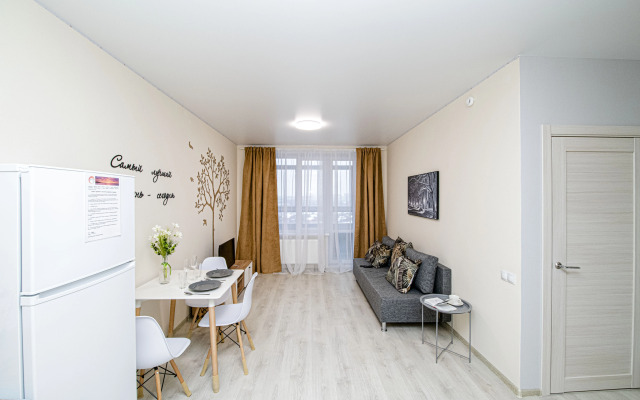 Апартаменты SunSet Хохлова 7