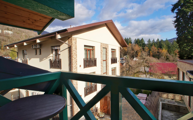 Grinberg V Tsentre Krasnoy Polyany Apartments