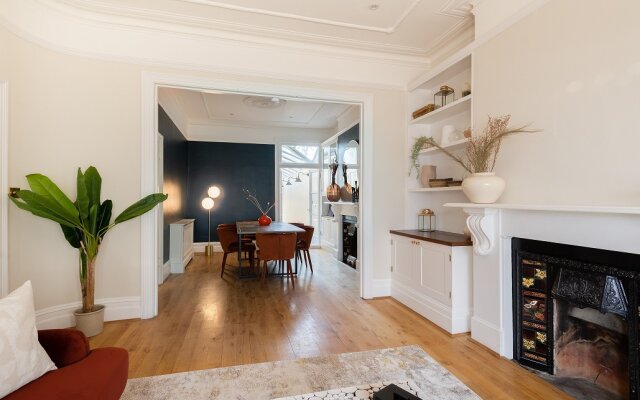 The Heart Of Clapham Modern And Bright 4Bdr House With Garden Guest House