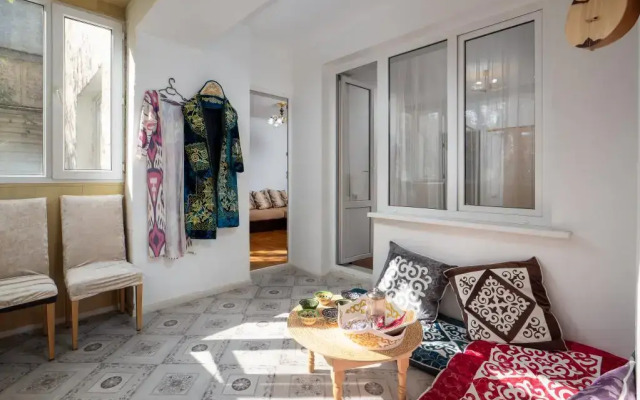3-K v Tsentre Almaty Flat