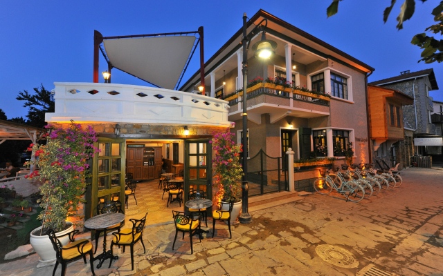 Funda Türe Mini-Hotel