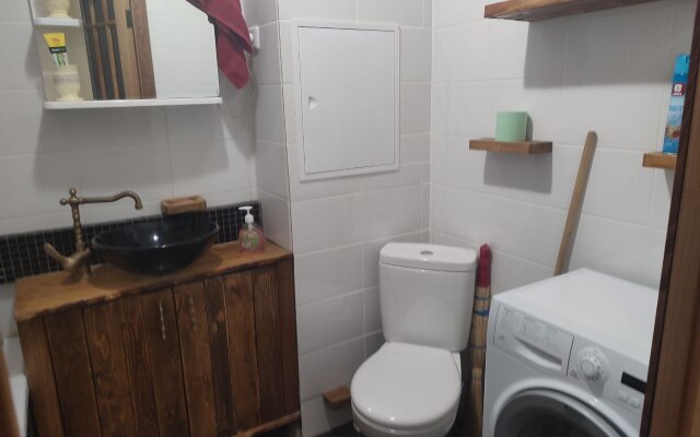 Live-In-Comfort Na Tvorchestva 3 Flat