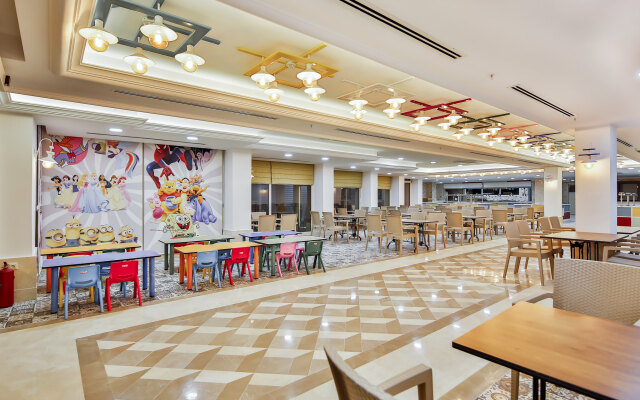 Crystal Club World of Colours - All inclusive