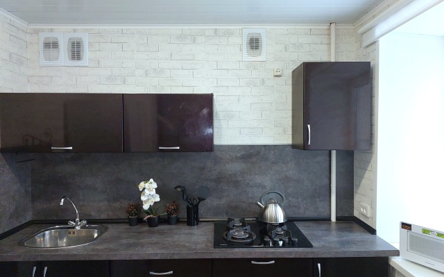 Yevrodvushka V Tsentpe Yaroslavlya Flat