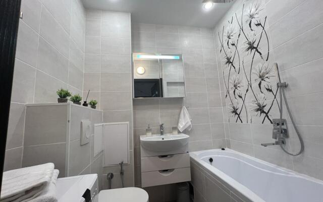Uyutnaya Studiya Ryadom S Parkom Flat