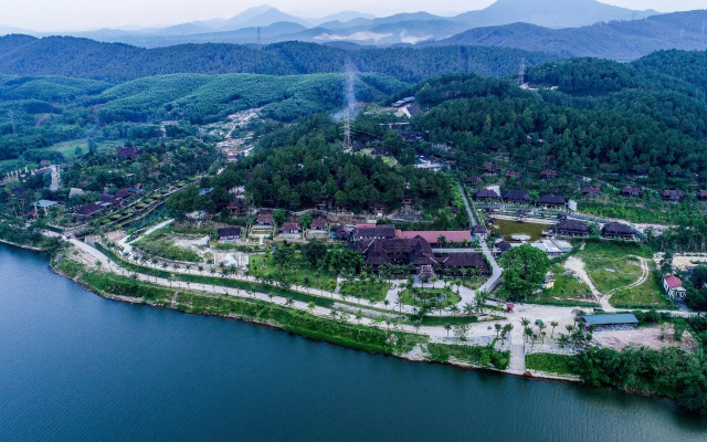 Sankofa Village Hill Resort and Spa Hotel