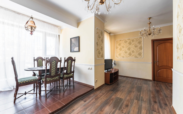 Апартаменты у Крейсера Авроры и Финляндского Вокзала