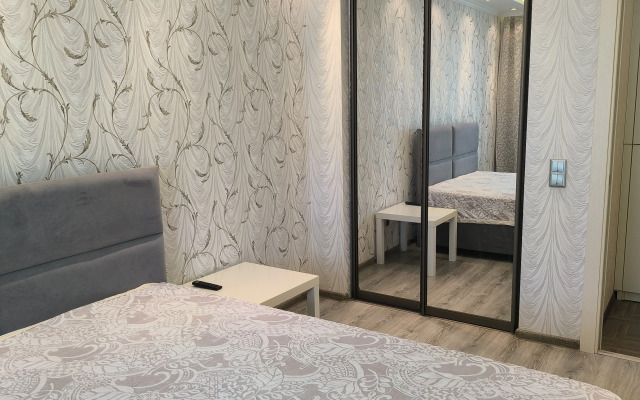V Shusharakh, Novgorodskiy 7 Flat