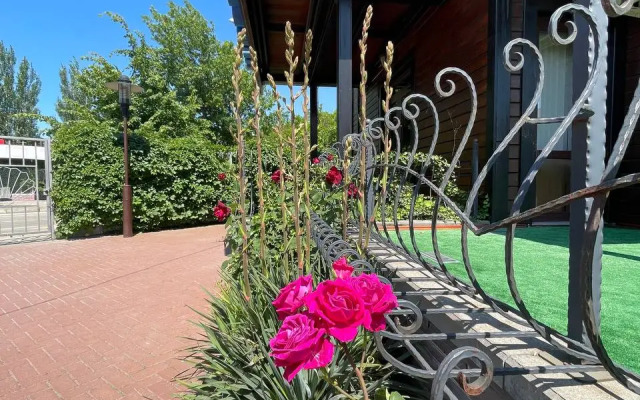 SALYuT Ejsk Hotel