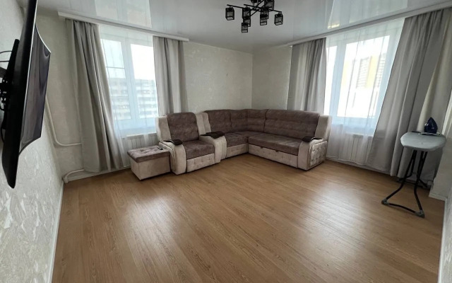 Trekhkomnatnaya Velaskesa 7k5 Flat