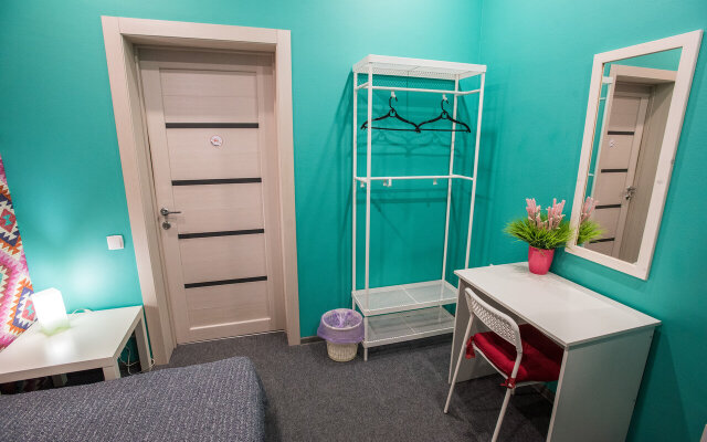 Zhivi i Puteshestvuy Hostel